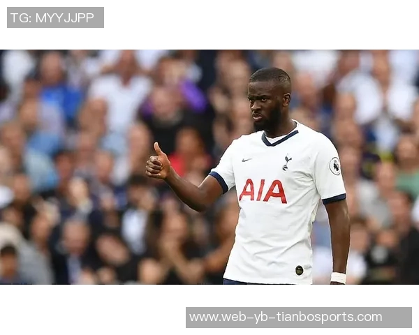 莫耶斯盛赞昔日弟子库杜斯称其为热刺今夏最佳引援表现卓越 莫耶斯盛赞昔日弟子库杜斯称其为热刺今夏最佳引援表现卓越